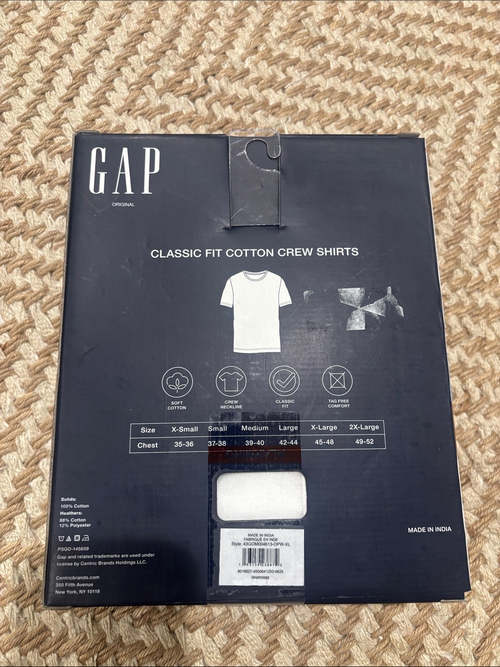 💕NWT! GAP White Classic Fit Cotton Crew Shirts - 3 Pack - Picture 2 of 4